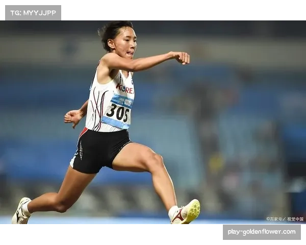 女子跳高及格赛进行 多名选手达标晋级决赛